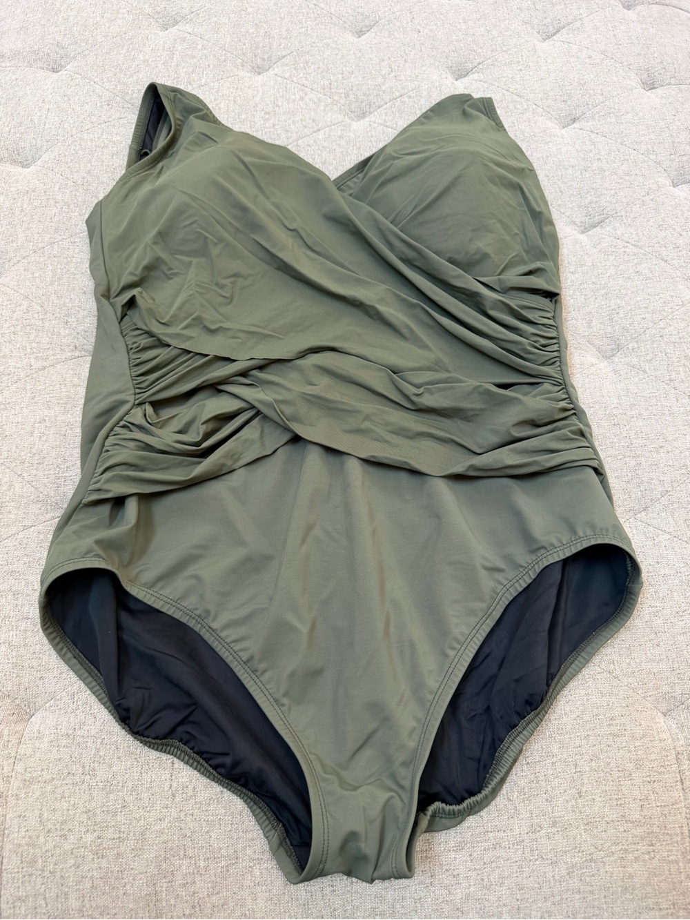 EUC lands end size 18 slimming swimsuit one piece olive green